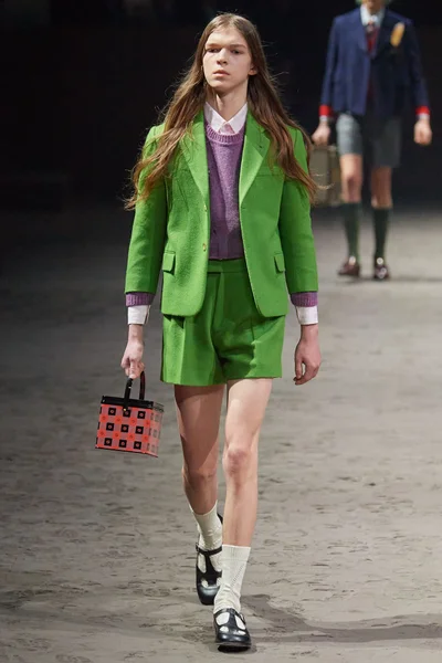 Look 33